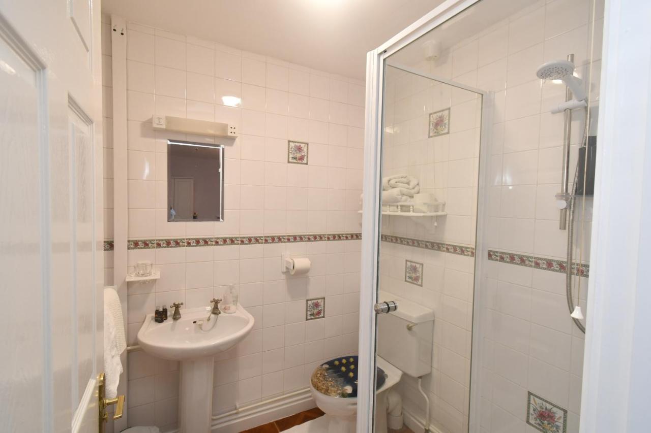 The Old Board School Guest House St Clears Dış mekan fotoğraf